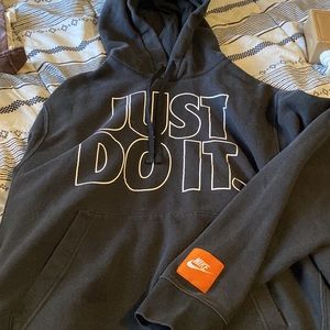 nike sweatshirt
